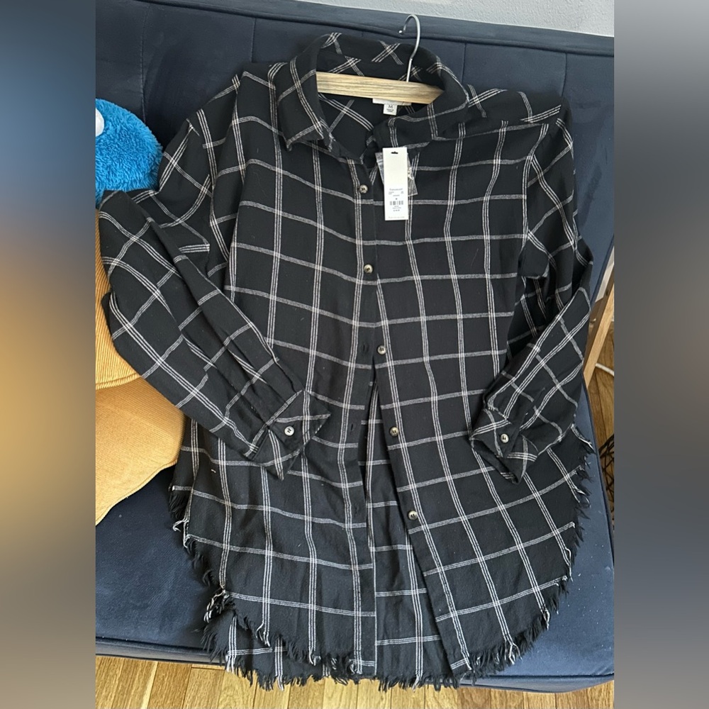 Black bottoms down shirt